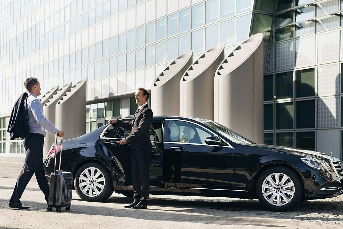 Как арендовать автомобиль для деловых поездок: полное руководство 2025 - 2